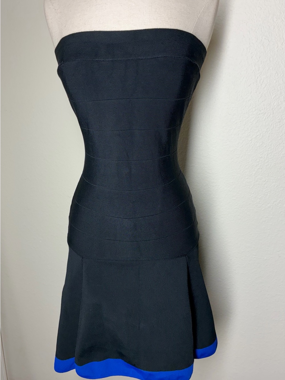 bebe Black Strapless Bodycon Fit and Flare Dress, size Medium
